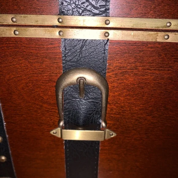 Bombay Co Trunk Style Jewelry Box - Picture 7 of 13